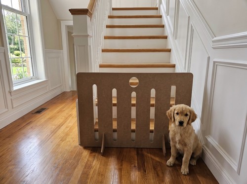 Freestanding wooden pet - wooden,