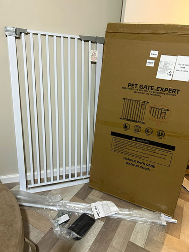 White metal pet safety - metal, gate